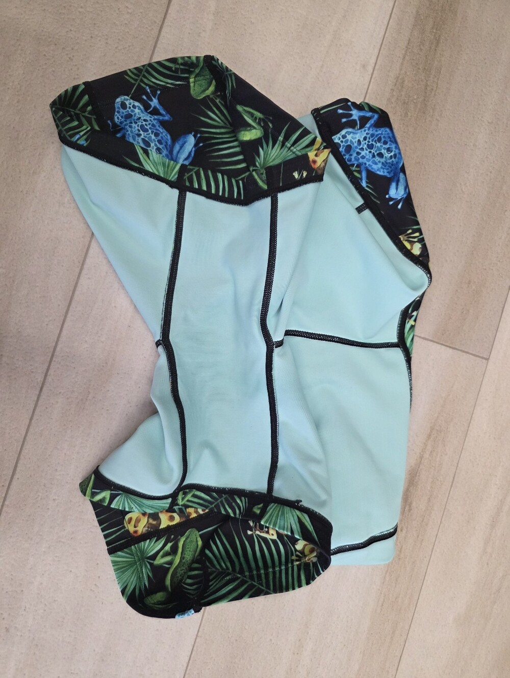 CVG Toxic Frog Shorts - Picture 4 of 5